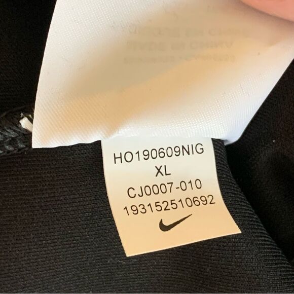 NWT Nike women’s therma Icon Clash Fleece crewneck gold sparkle size XL - Picture 8 of 15